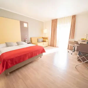 **** Отель Orangerie Австрия